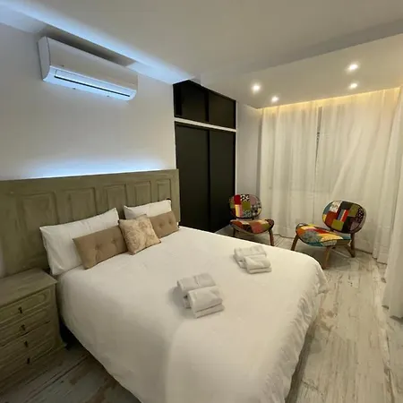 New! Lovely 2 Bedroom In The Centre! Appartamento Carvoeiro (Lagoa)